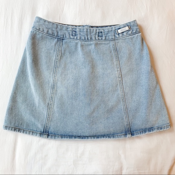 Brandy Melville Denim Skirt - Picture 2 of 6